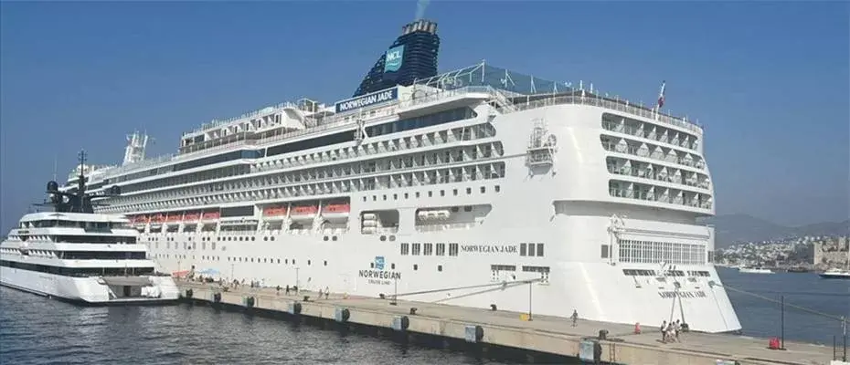Bodrum'a 2 kruvaziyer ile 2 bin 231 turist geldi