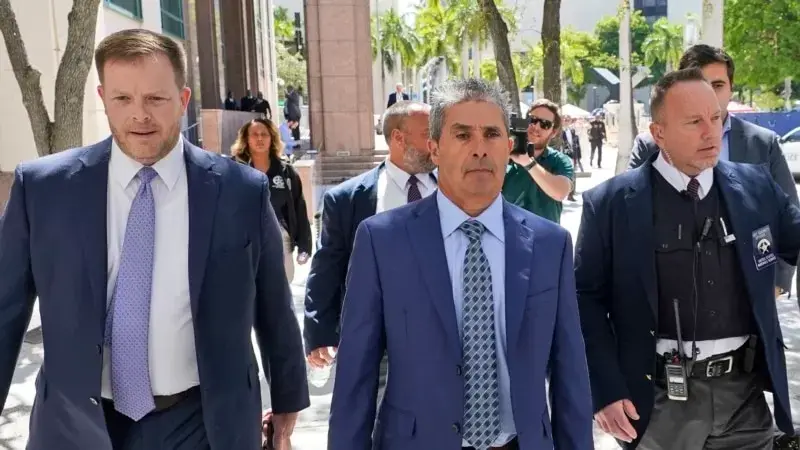 Donald Trump’ın iki çalışanı gizli belge davası kapsamında yargıç karşısına çıktı