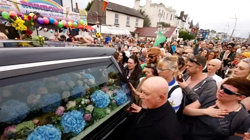 İrlandalılar Sinead O'Connor'a İslami törenle veda etti
