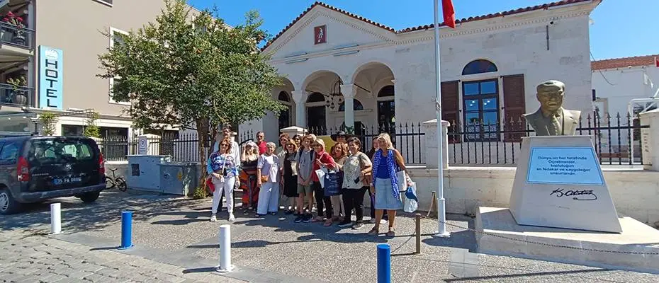 Palea Fokea´dan hasretle Eski Foça´ya geldiler