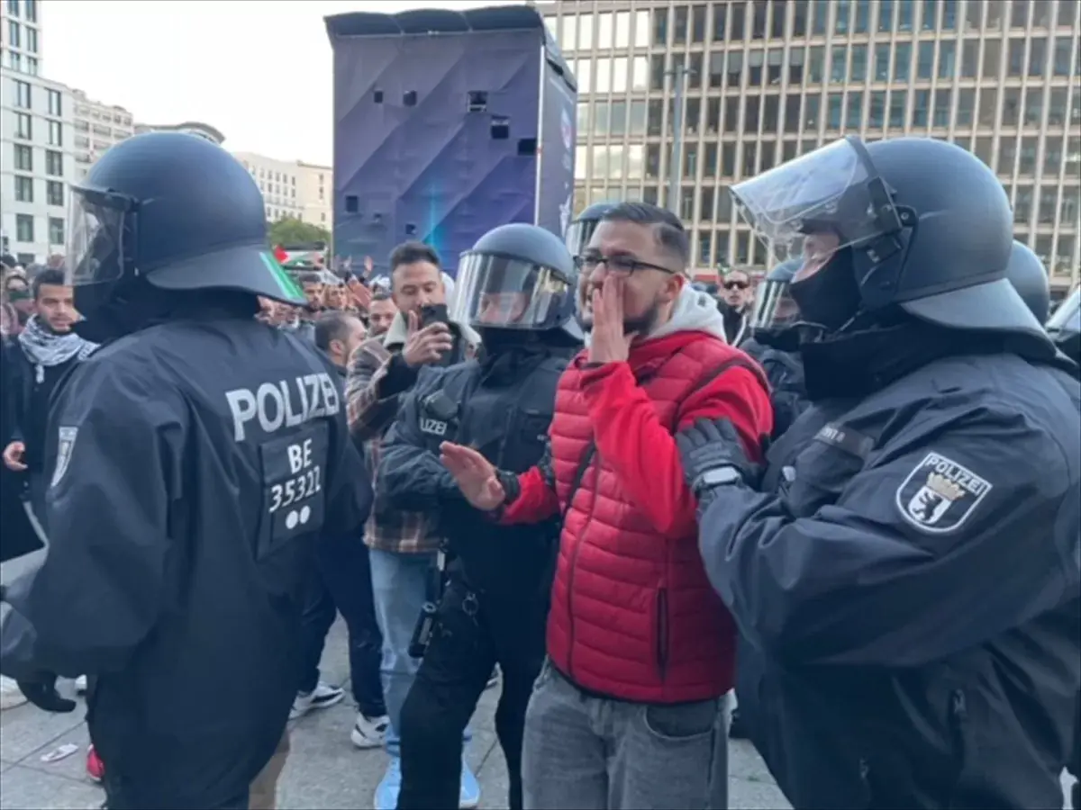 Almanya'daki Filistin'e destek gösterilerine polis müdahale etti