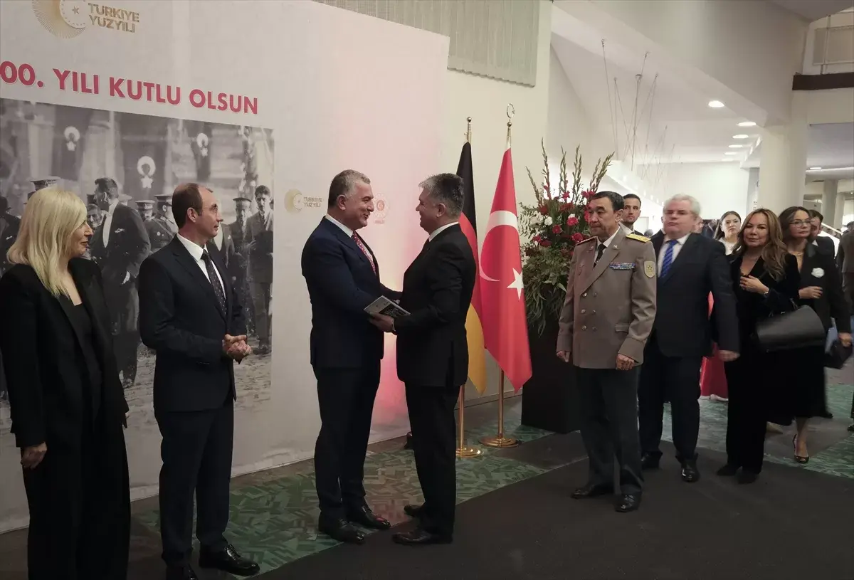 Berlin'de, Cumhuriyeti'nin 100. yılı coşkuyla kutlandı