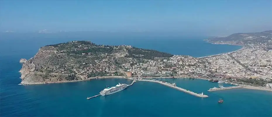 Alanya'da kruvaziyer sayısındaki artıştan turizmciler mutlu oldu