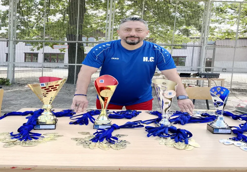 Berlin Eğitim Senatosu’ndan Hasan Çil’e başarı ödülü
