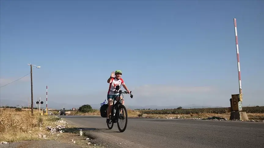 Cumhuriyet'in 100. yılı kapsamında Yunanistan'ın Selanik kentinden Ankara'ya bisiklet turu