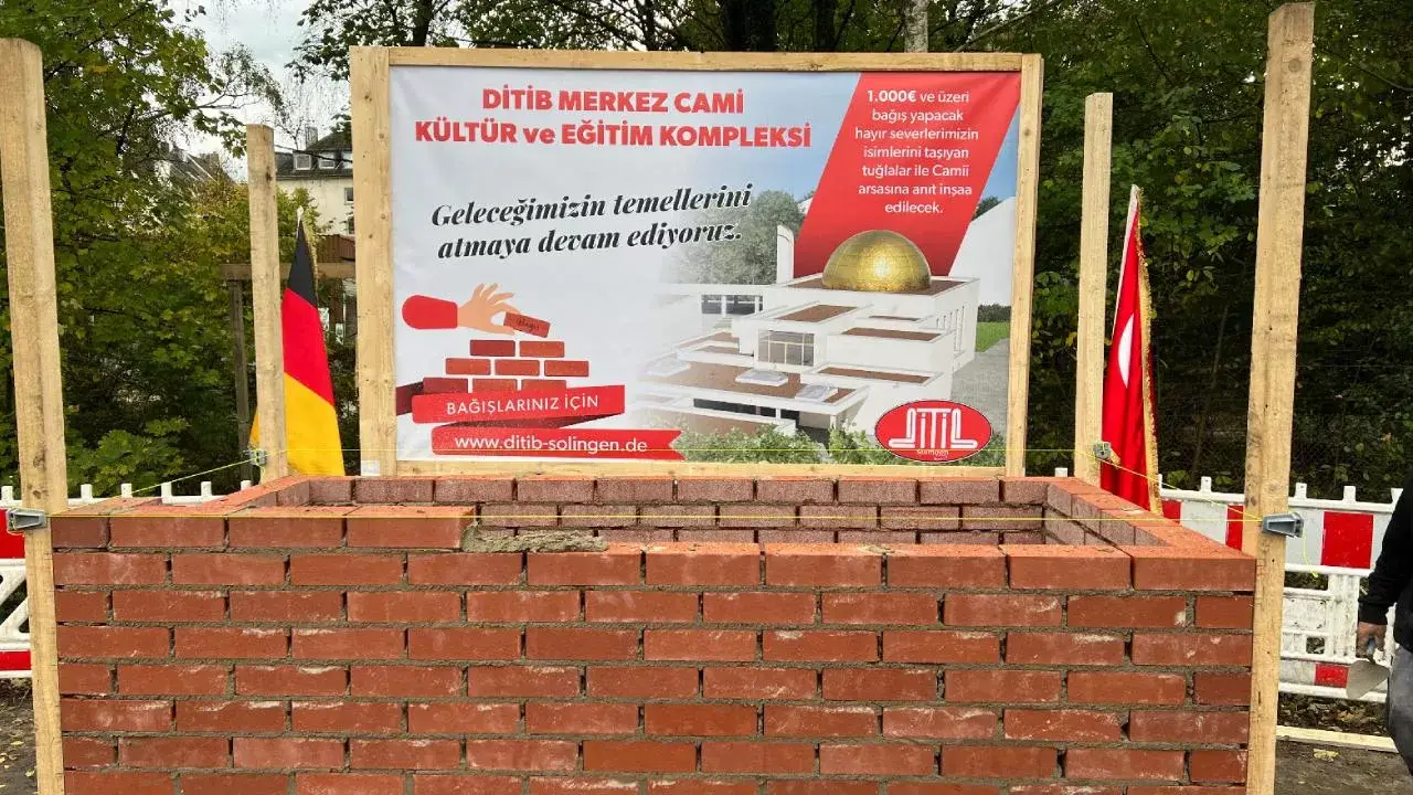 Solingen DİTİB Merkez Camii Eğitim ve Kültür Merkezi'nin temeli atıldı