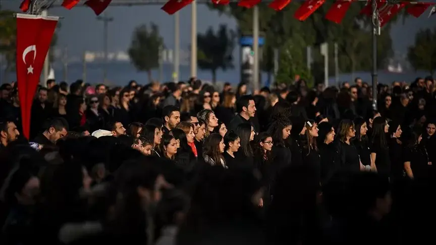 Büyük Önder Atatürk'ü anıyoruz