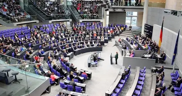 Almanya'nın borç freninin askıya alındığı 2023 bütçesi mecliste onaylandı