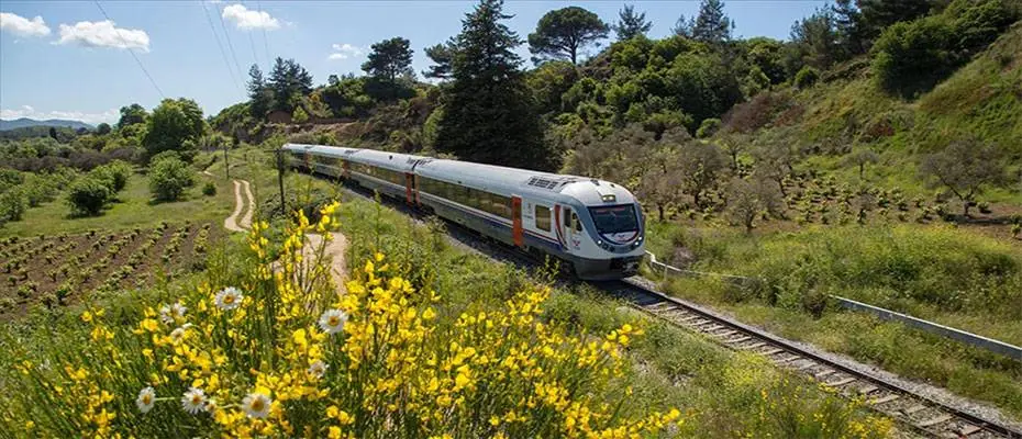 İzmir-Isparta seferini yapan Göller Ekspresi gündüz de yolcu taşıyacak