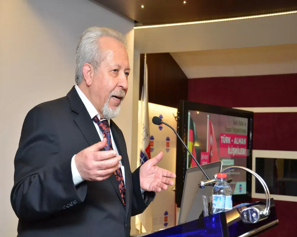 ‘Tarih, olmuş ile bitmişin hikâyesi değildir’