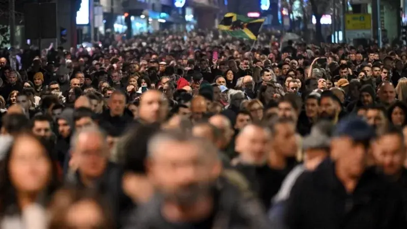 Sırbistan’da seçim protestoları sürüyor