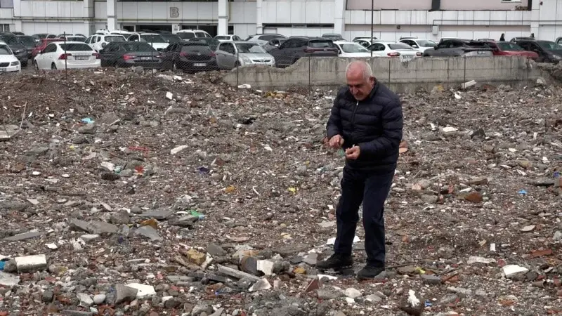 Diyarbakır’ın tek şehir sineması ve işletmecisinin sinema aşkı enkaza gömüldü