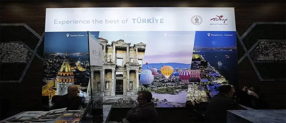 İspanya Savunma Bakanı Türkiye'nin Turizm Fuarı'ndaki Standını Ziyaret Etti