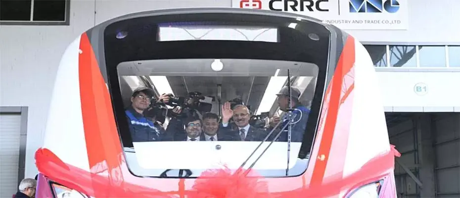 İstanbul Havalimanı Metrosu'nun sürücüsüz yerli tren seti raylara çıkmaya hazır