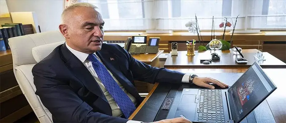 Bakan Ersoy ‘Hepimiz Birimiz İçin’ karesine oy verdi