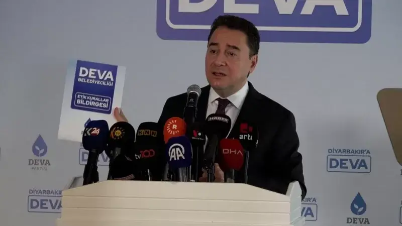 “Kürtçe’yi Meclis’te ‘bilinmeyen dil’ sayarsanız, ülkenin sorununu da çözemezsiniz”