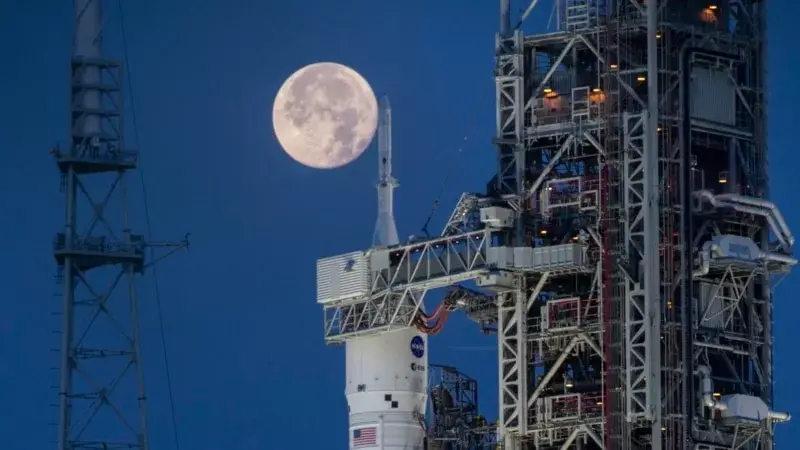 NASA Ay’a yolculuk misyonunu erteledi