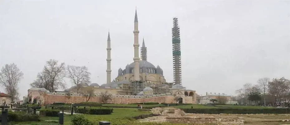 Restorasyondaki Selimiye Camisi geçen yıl çok sayıda ziyaretçi çekti