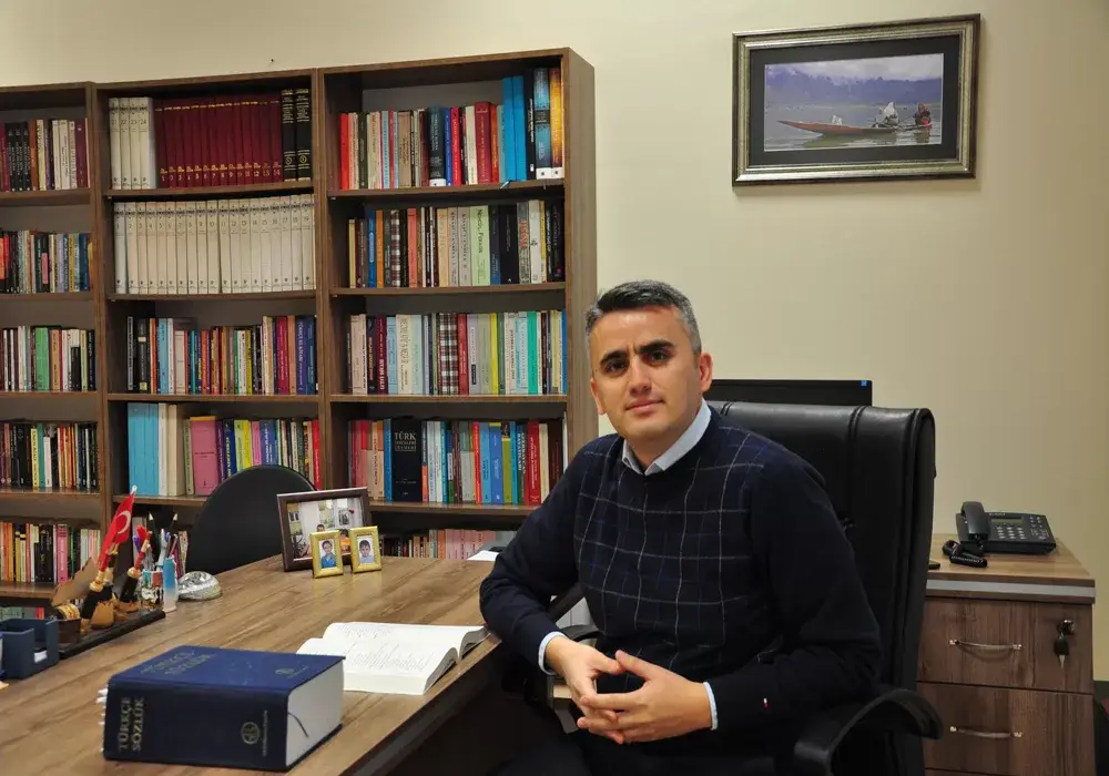 “Türkçe sesimizi duyuracağımız yegâne vasıtamız ve ses bayrağımız”