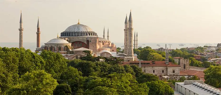 BBC Türkiye'ye gelen yabancı turist sayısındaki artışa dikkati çekti