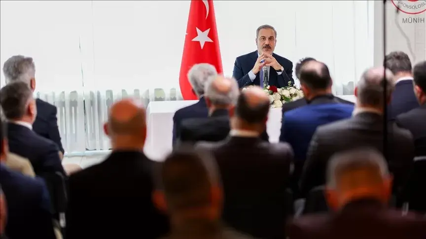 Bakan Fidan, Münih Başkonsolosluğunda STK temsilcileriyle görüştü