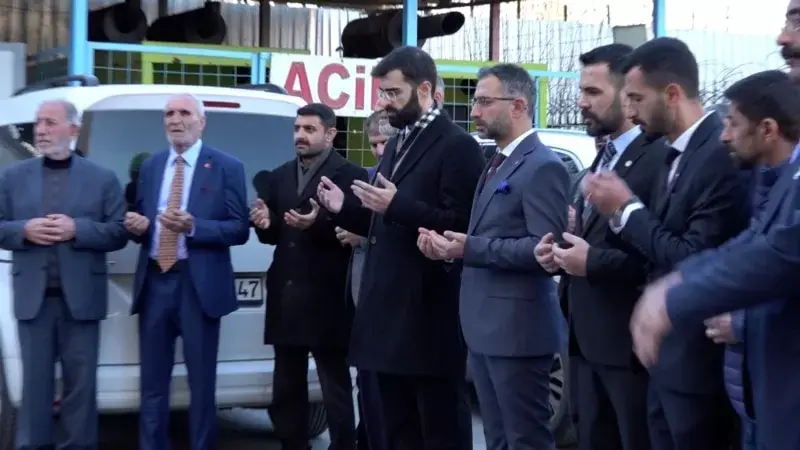Şeyh Sait’in torunu seçim çalışmalarını dedesinin idam edildiği yerde başlattı ve mezar sözü verdi