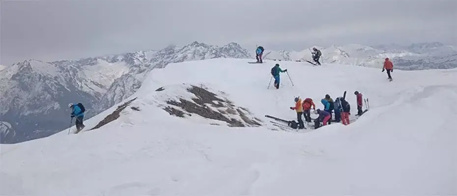 Hakkari'deki kayak merkezi Avrupa'dan grupları ağırlıyor