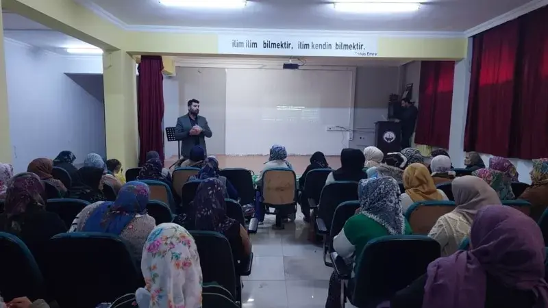 Kadınlar köy okulunda ilk kez sinemayla buluştu