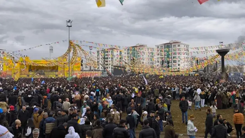 Nevruz Diyarbakır’da seçim mitingi havasında kutlandı