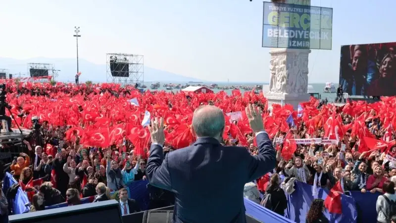 “Sabah erken kalkan Özgür efendiden rol çalıyor”
