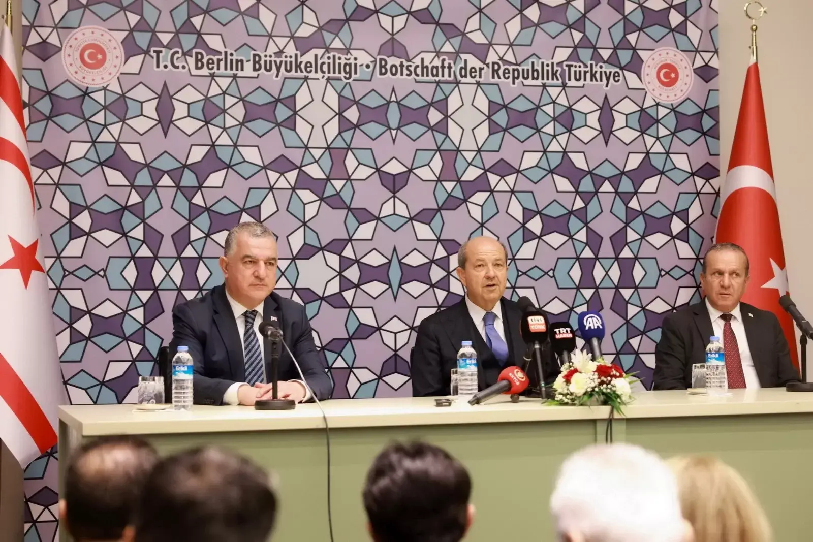 Tatar, Kıbrıs meselesinde eşitlik temelinde iki devletli çözüm istediklerini belirtti