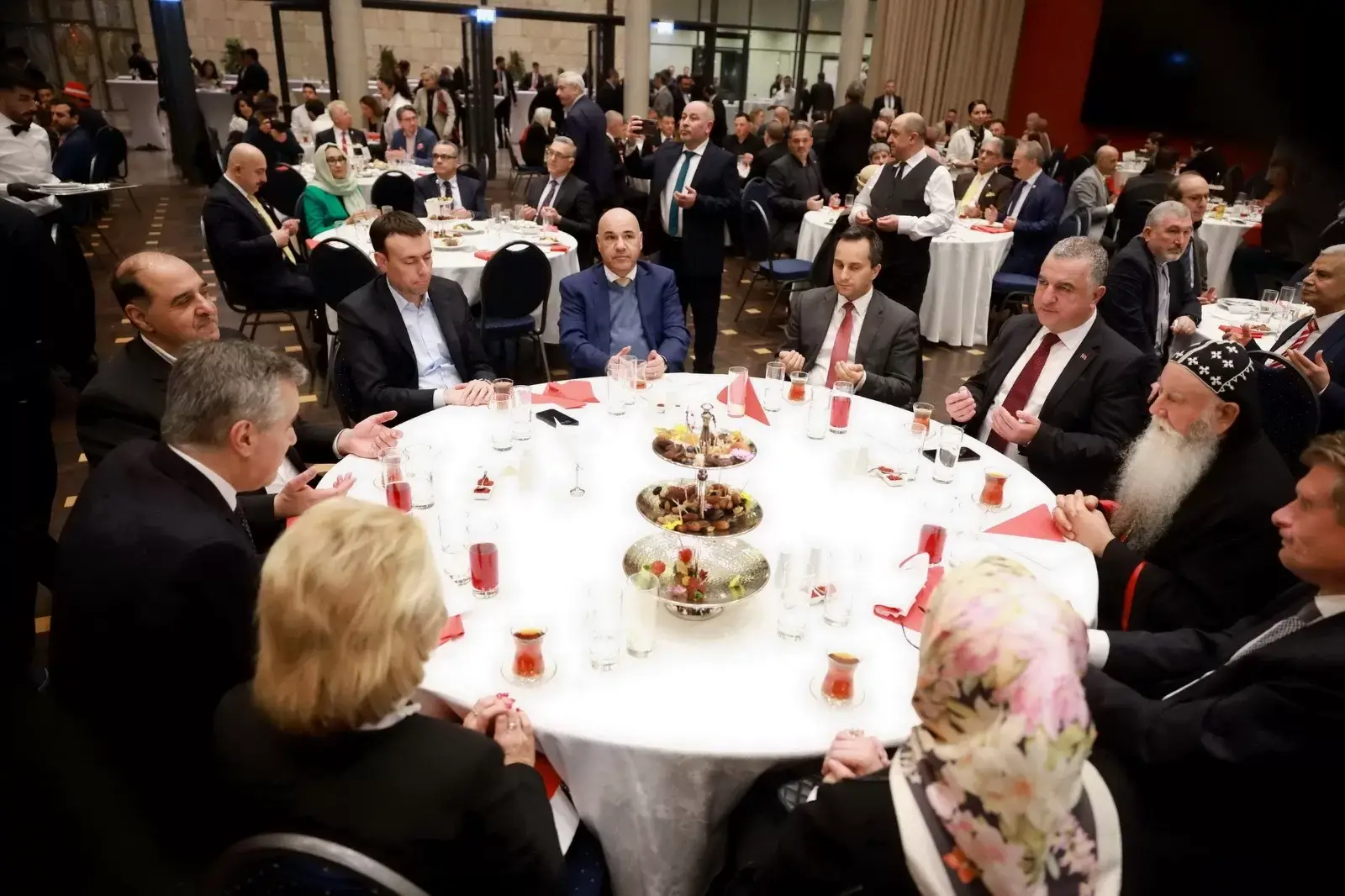 Berlin Büyükelçiliği, Almanya'daki Türk toplumu temsilcilerine iftar verdi