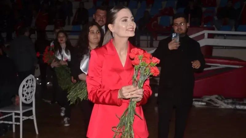 81 ilden 11’i, 922 ilçeden 64’ü "kadın başkan" dedi