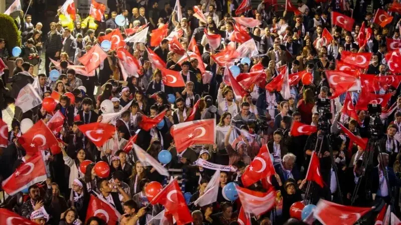 Bahçeli'den Akşener’e “çekilme” çağrısı; Erdoğan'dan partililere “seçimlerin muhasebesini yapıyoruz” güvencesi