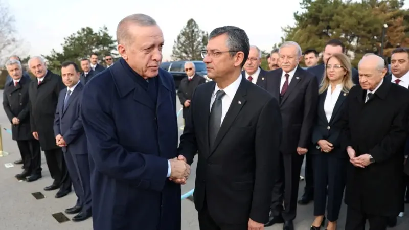 Erdoğan’ın çağrısına Özel’den mesafeli yanıt