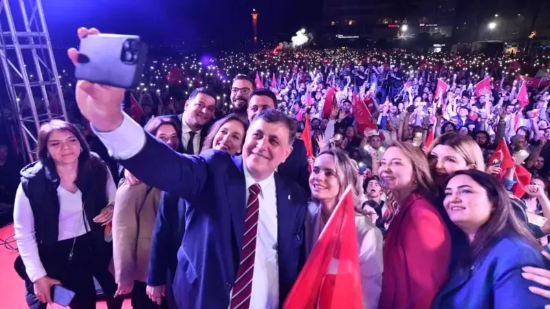 İzmir’de büyükşehir ve 30 ilçenin 28’inde seçimi CHP kazandı