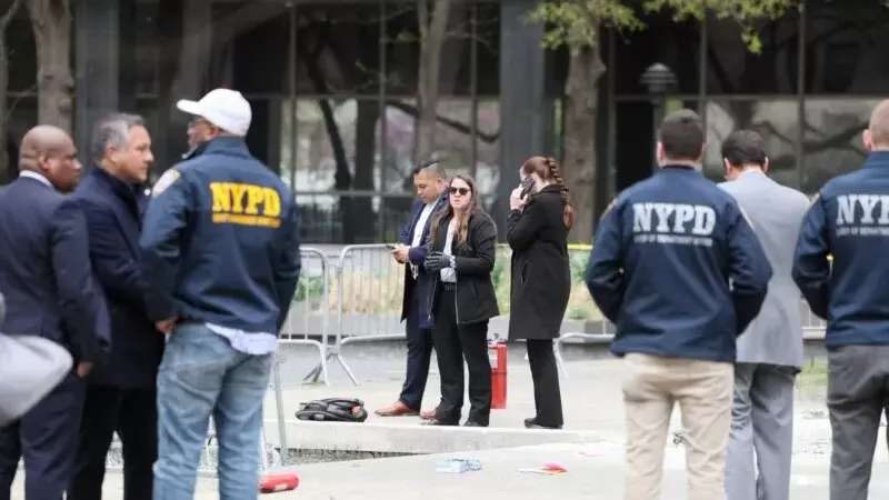 New York’ta Trump’ın davasının görüldüğü mahkeme önünde bir adam kendini ateşe verdi