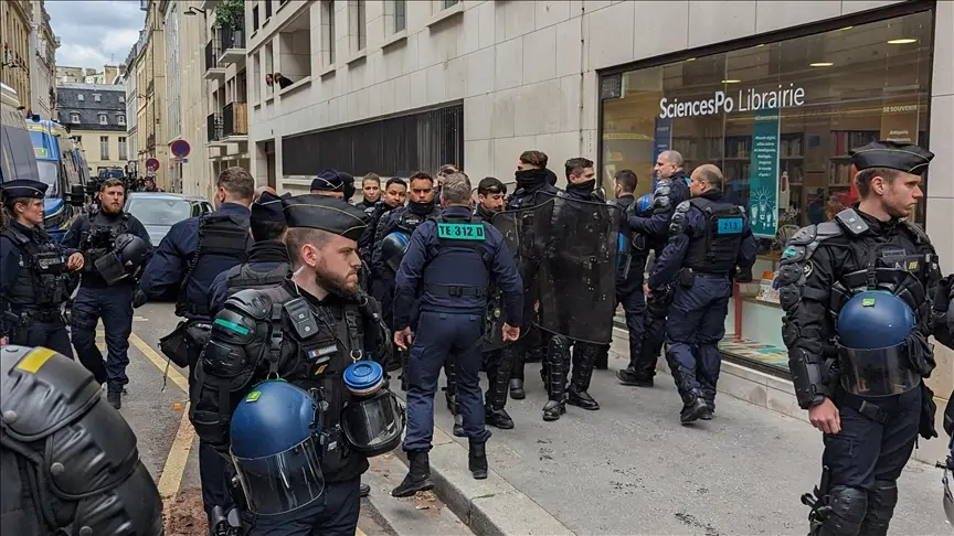 Fransa'da Filistin'e destek eylemi yapan Sciences Po öğrencileri zorla tahliye edildi