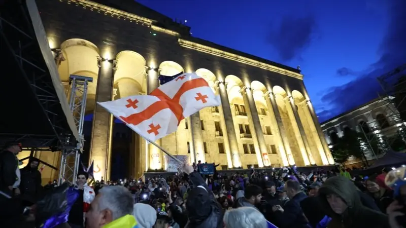 Gürcistan Parlamentosu protestolara rağmen "yabancı ajan" yasa tasarısını onayladı