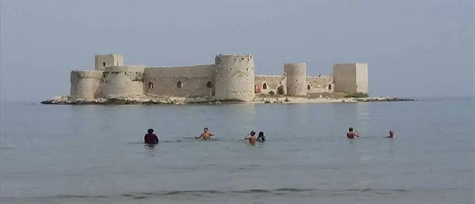 Kızkalesi'nde turizm hareketliliği devam ediyor