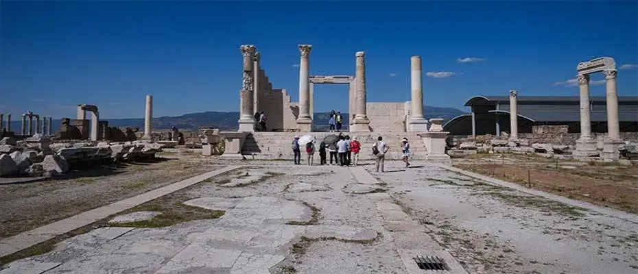 Laodikya'da 21 yıllık kazılarda 5 bin üzerinde tarihi eser gün yüzüne çıkarıldı
