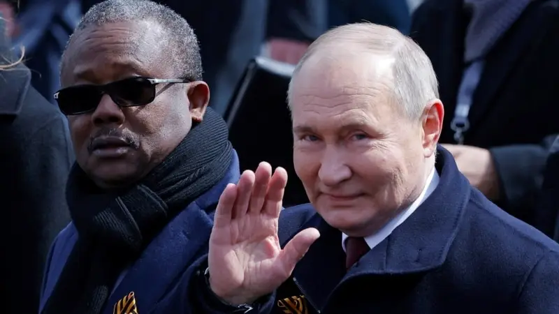 Rusya Zafer Günü’nü kutlarken, Putin küresel çatışma uyarısında bulundu