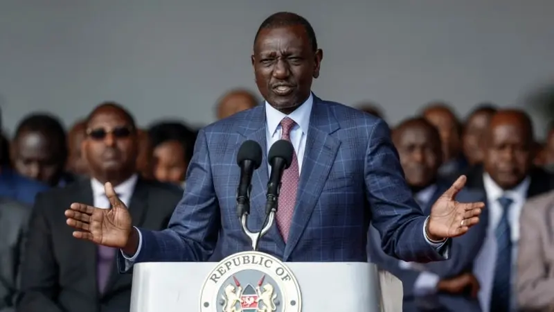 Kenya Cumhurbaşkanı kanlı protesto eylemleri üzerine vergi arttırımı tasarısından geri adım attı