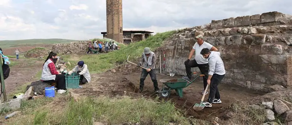 Ani Ören Yeri'nde yeni sezonun kazı çalışmalarına başlandı