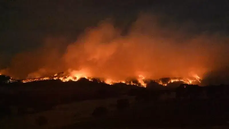 Haziran ayı yangınlarla başladı, Çanakkale’de süren yangın 18 saati aştı