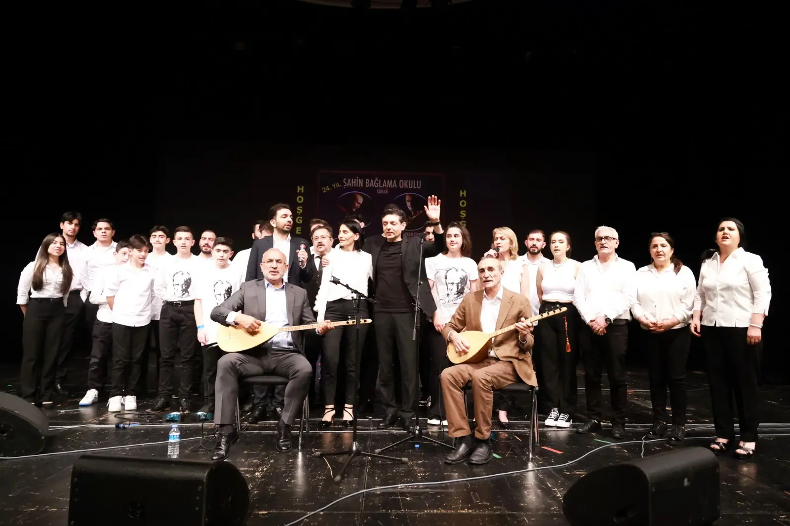 Şahin Bağlama Okulu, kuruluşunun 24. Yılını güzel bir konserle kutladı