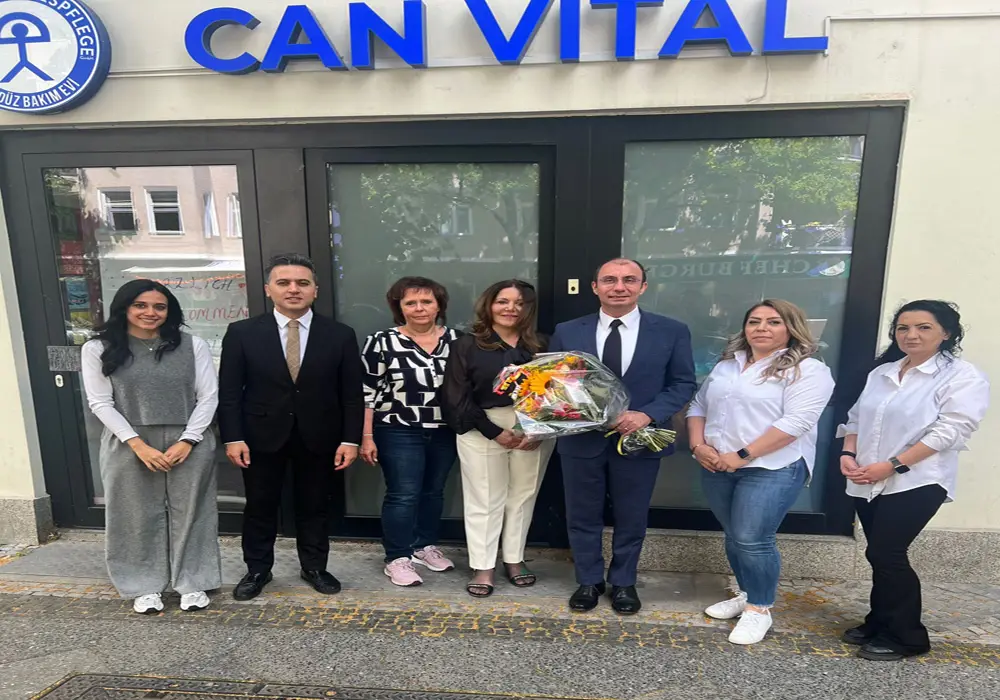 Başkonsolos Şanlı ile Müsteşar Duman Vatandaşları Bilgilendiriyorlar