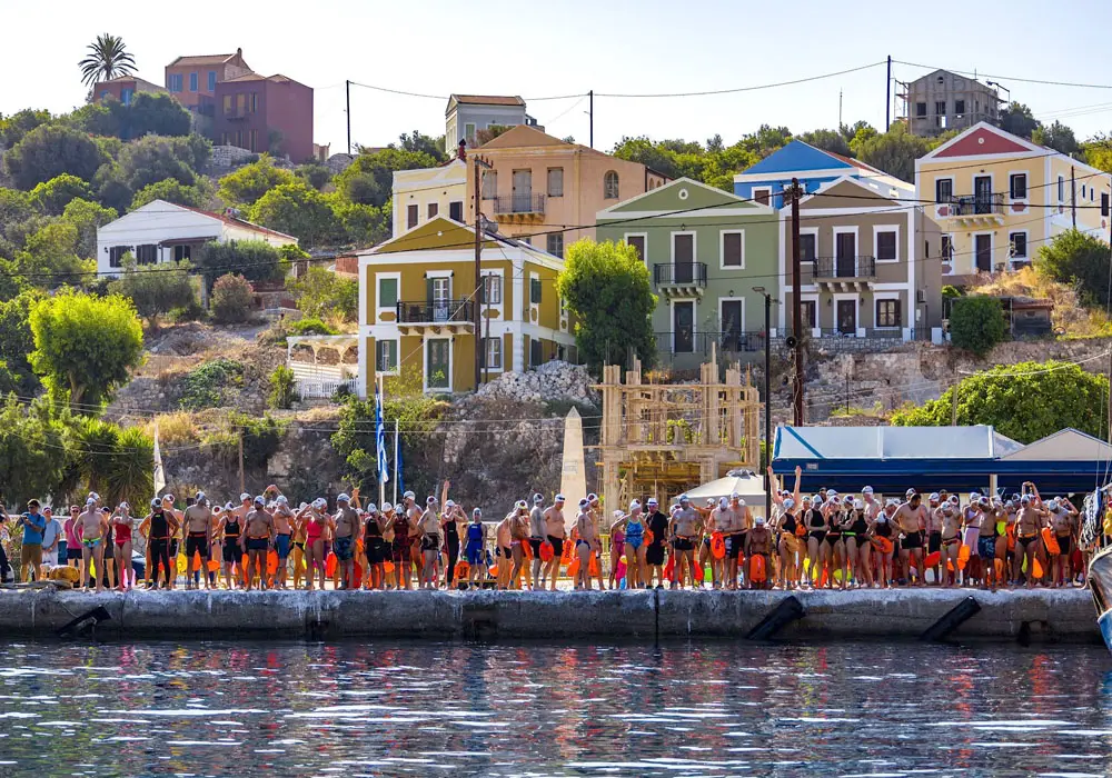 MEİS’TEN KAŞ’A ‘BARIŞ VE DOSTLUK’ İÇİN KULAÇ ATTILAR