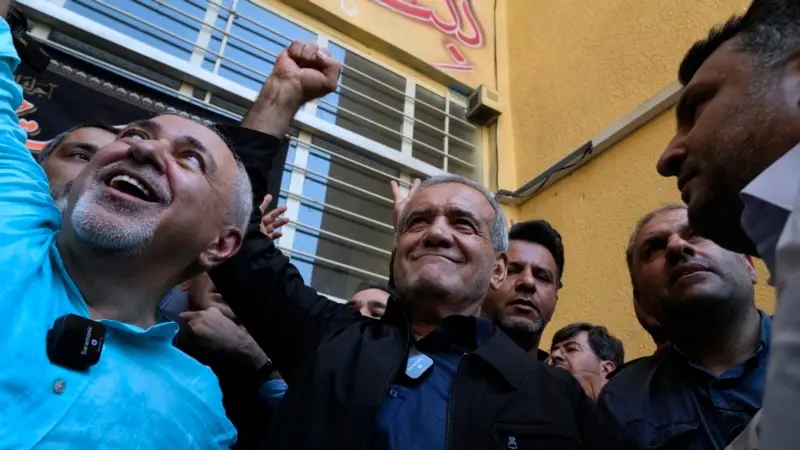 İran’da reformist Pezeşkiyan Cumhurbaşkanlığı Seçimleri'nde galip geldi