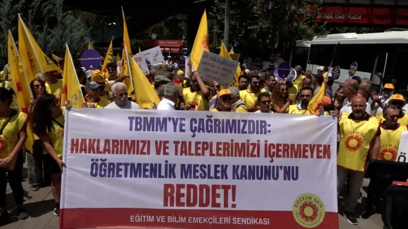 Öğretmenlik Meslek Kanunu’na karşı eğitimciler meydanlarda